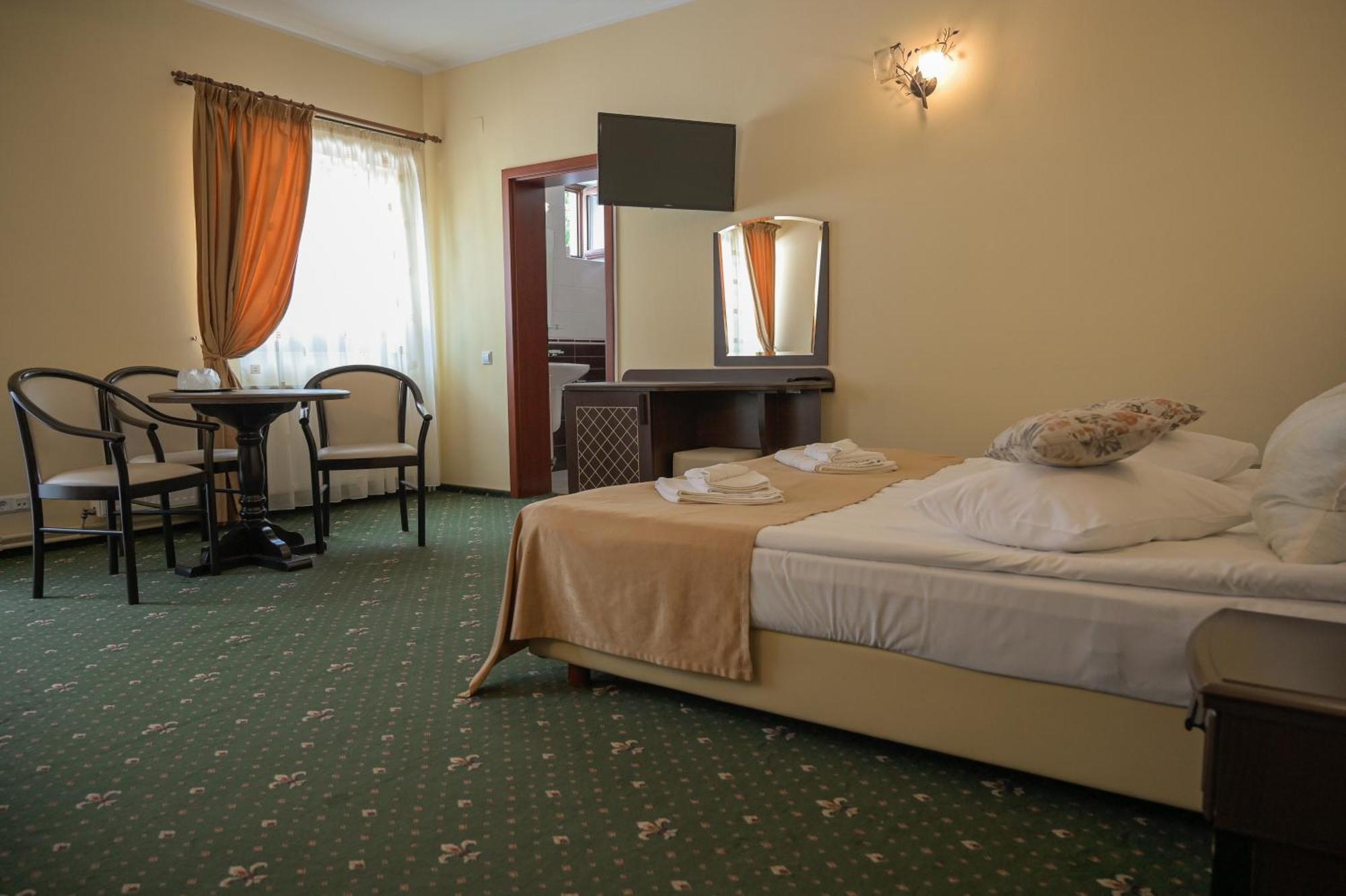 Pensiunea Anotimpuri Predeal Buitenkant foto