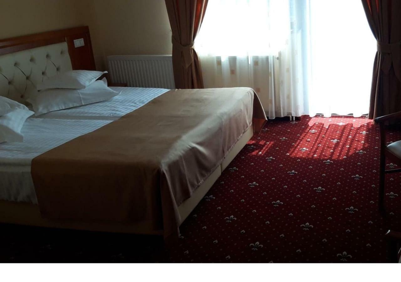 Pensiunea Anotimpuri Predeal Buitenkant foto